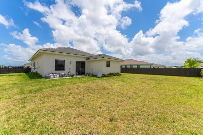 Building Photo - 32206 SW 196th Ave