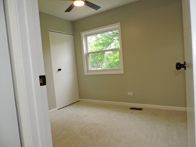 Building Photo - 2030 University Dr