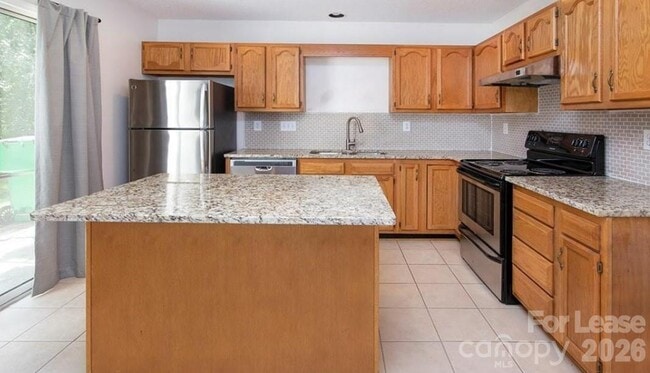 Building Photo - 3134 Summercroft Ln