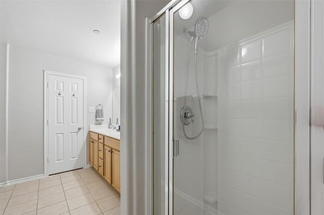 Building Photo - 9842 Wake Bridge Dr