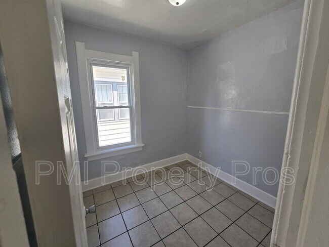 Building Photo - 2626 N 24th St