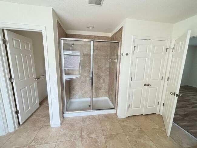 Building Photo - 10126 Celtic Ash Dr