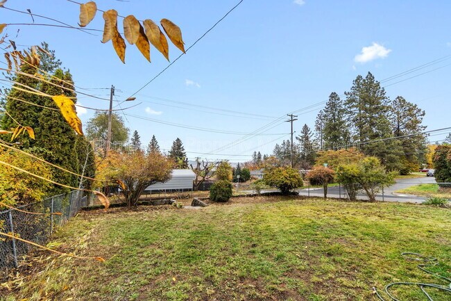 Building Photo - 3523 E 18th Ave