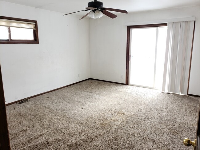 Building Photo - 407 N Cogswell Dr