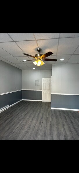 Building Photo - 111 Sunbury St