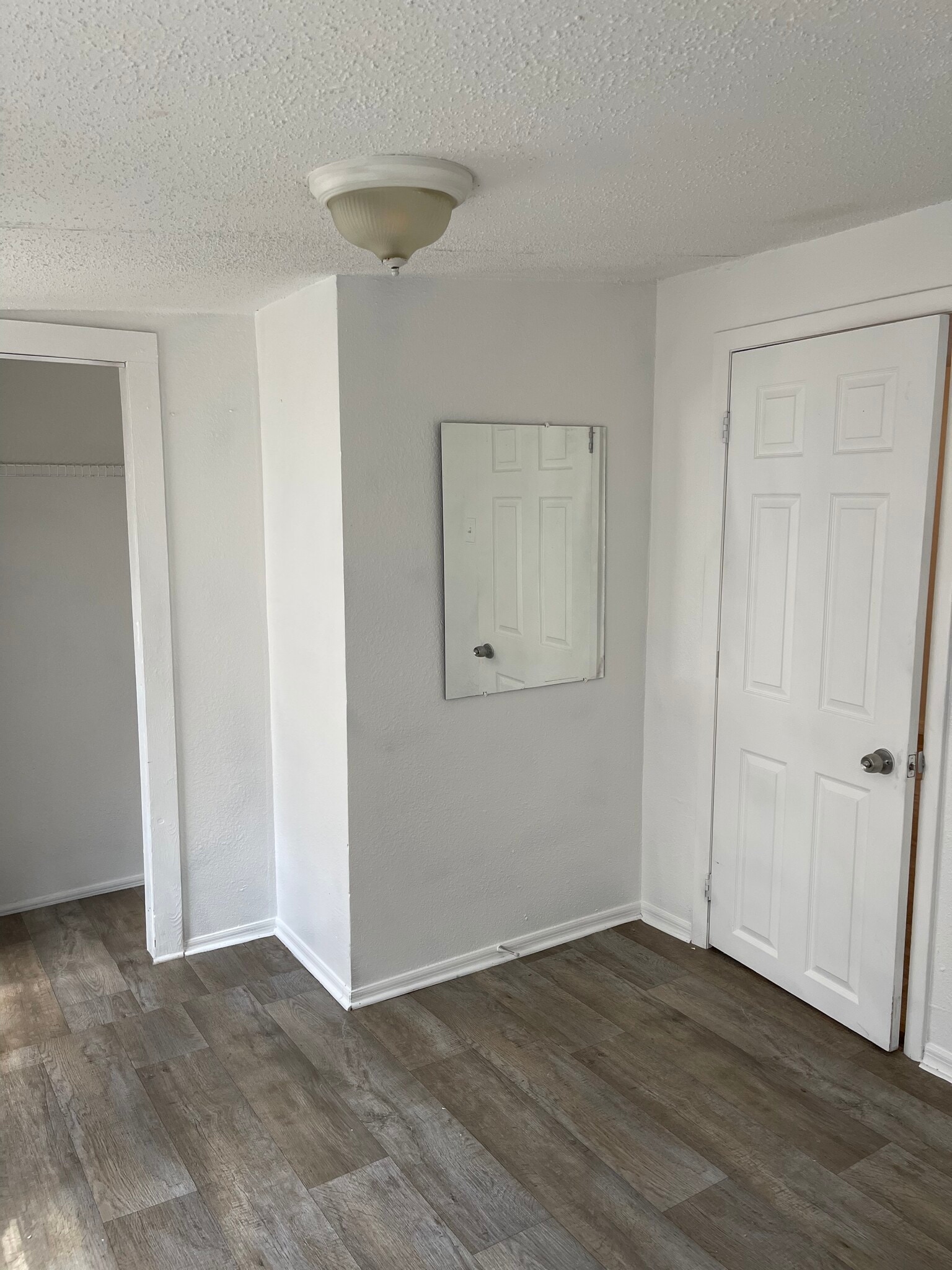 Building Photo - 8722 N Brooks St