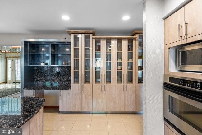 Building Photo - 509 Long Ln