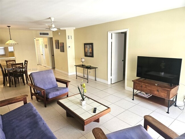 Building Photo - 2097 S Ocean Dr