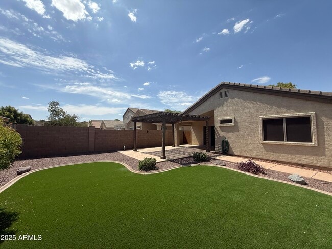Building Photo - 11761 W Dos Rios Dr