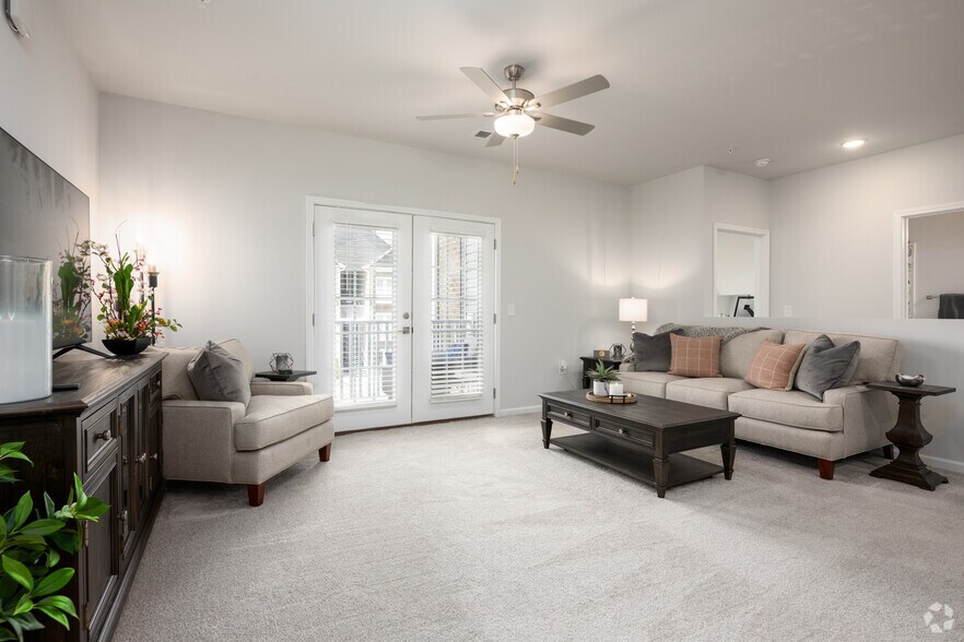 2BR, 2BA - 1100SF - Living Room - The Grand at Union Cross