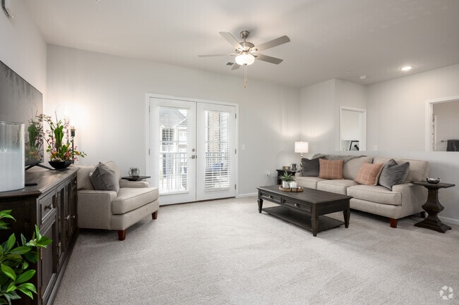 2BR, 2BA - 1100SF - Living Room - The Grand at Union Cross