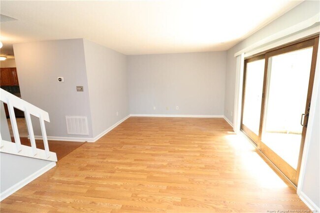 Building Photo - 7283 Sandy Creek Dr