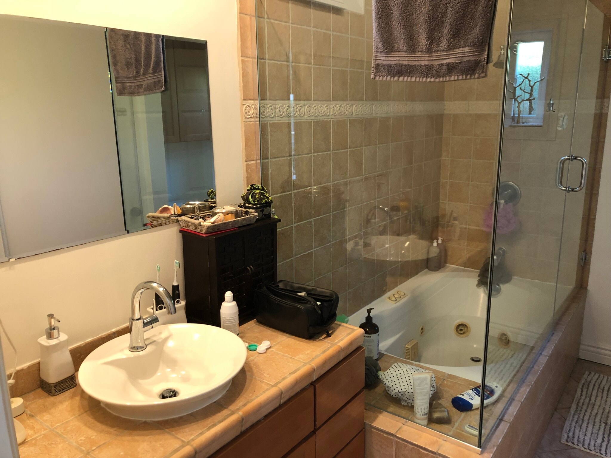 Master Bathroom - 5507 Noble Ave