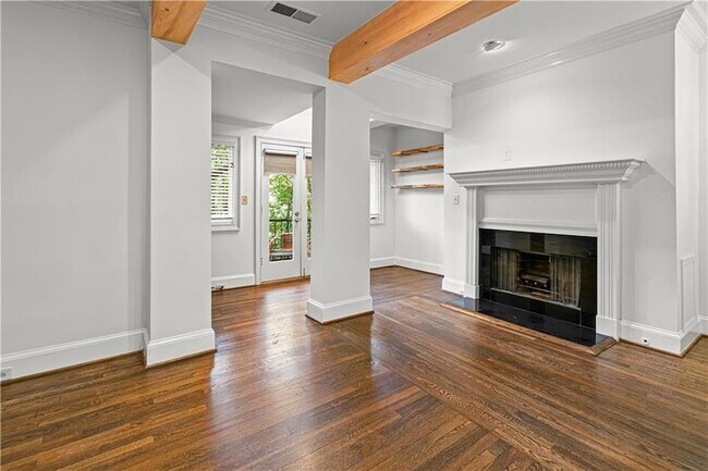 Building Photo - 2840 Peachtree Rd NW