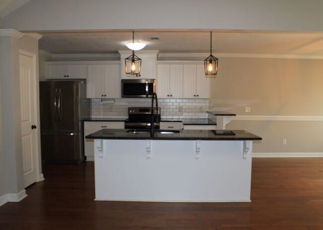 Building Photo - 7105 Summerton Dr