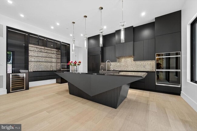 Building Photo - 4509 Foxhall Cres NW
