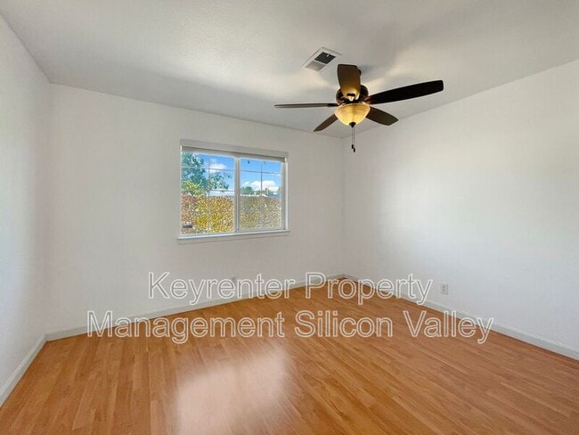 Building Photo - 3350 Denton Way