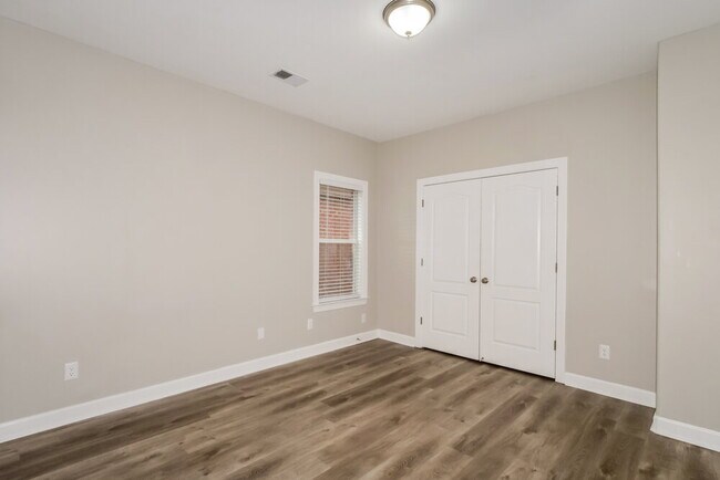 Building Photo - 4494 Graystone Dr