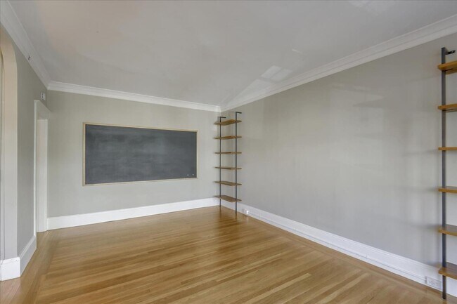 Building Photo - 1237 Chestnut St