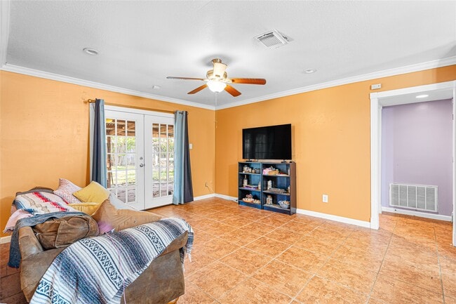 Building Photo - 9319 Jaywood St