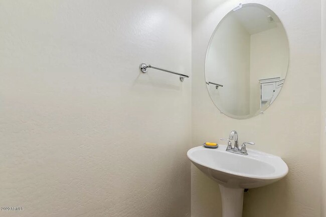 Building Photo - 7423 S 27th Way