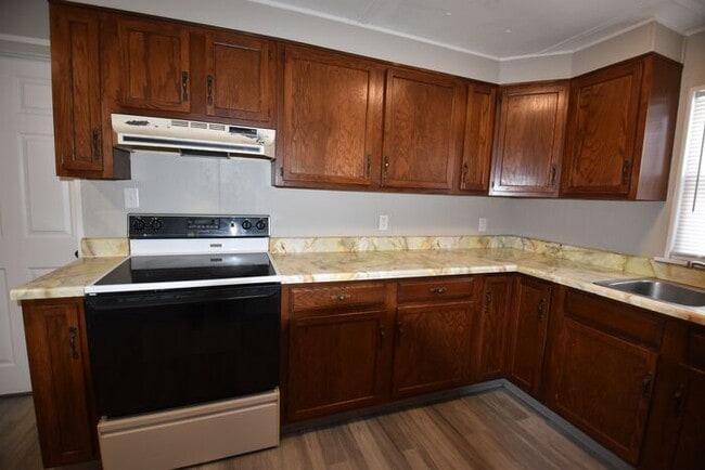 Building Photo - Mishawaka Near Parks and the Riverwalk 2 bedroom