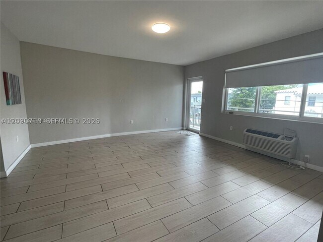 Building Photo - 625 77th St