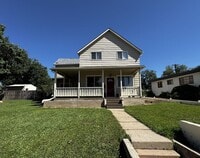 Building Photo - Stunning 4 Bedroom House near Old Colorado...