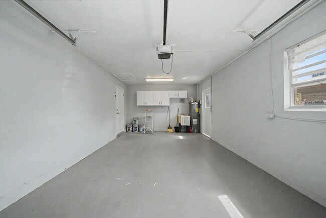 Building Photo - 4119 Tangier St