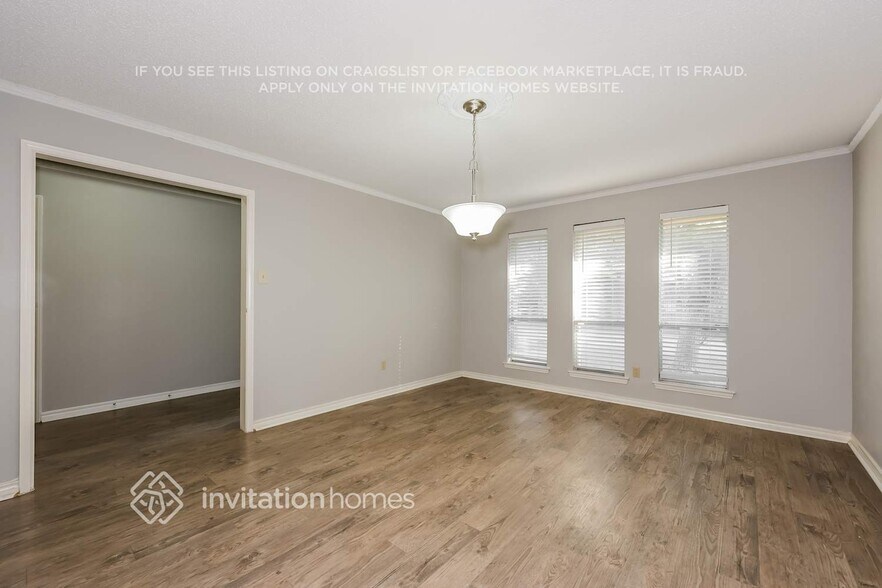 Building Photo - 945 Clear Springs Dr