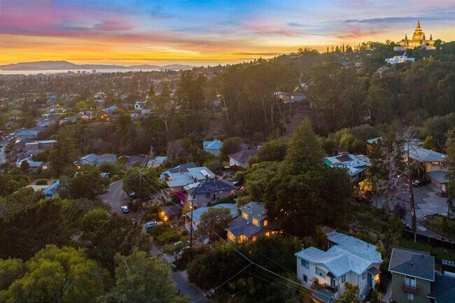 Building Photo - Beautiful Lincoln Heights Retreat W/ Chef’s Kitchen & Expansive Deck