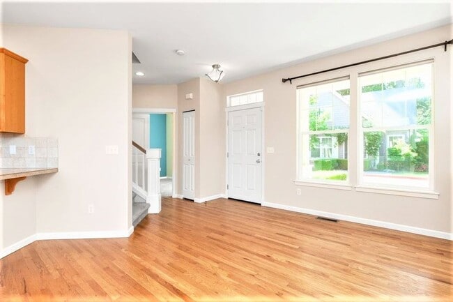 Building Photo - Absolutely Charming 3-Bed 2.5-Bath Home wi...