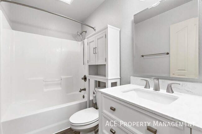 Building Photo - 132 Corbin James Ct
