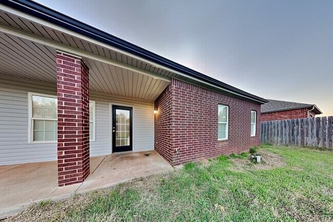 Building Photo - 7008 Eagles Landing