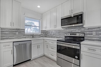 Building Photo - 4575 Lucerne Lakes Blvd W