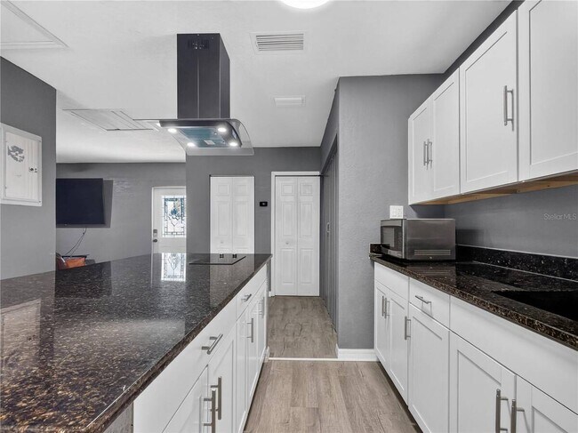 Building Photo - 465 Rio Grande Ln