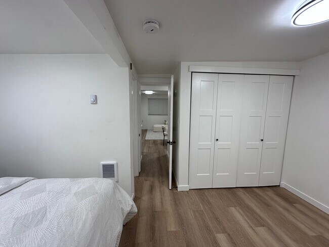 Building Photo - 1747 NE 147th St