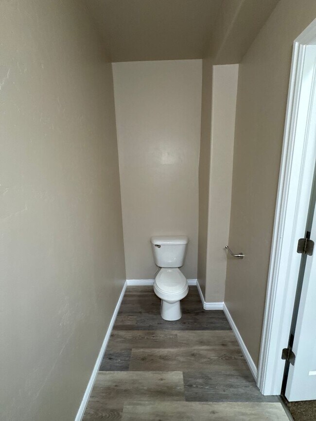 Building Photo - West Park #8