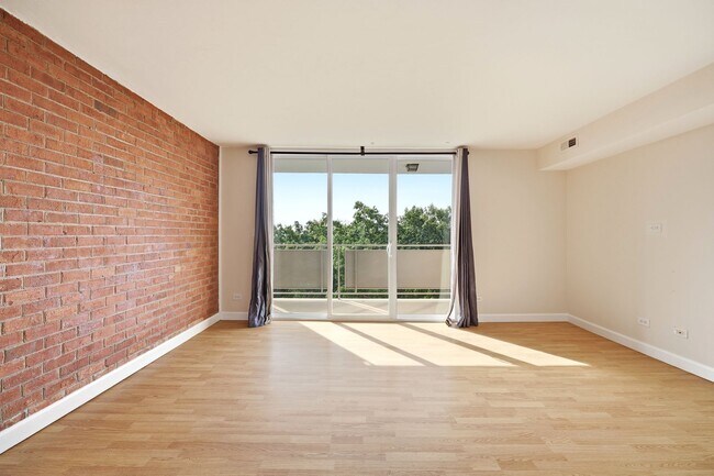 Building Photo - 1800JPA #912