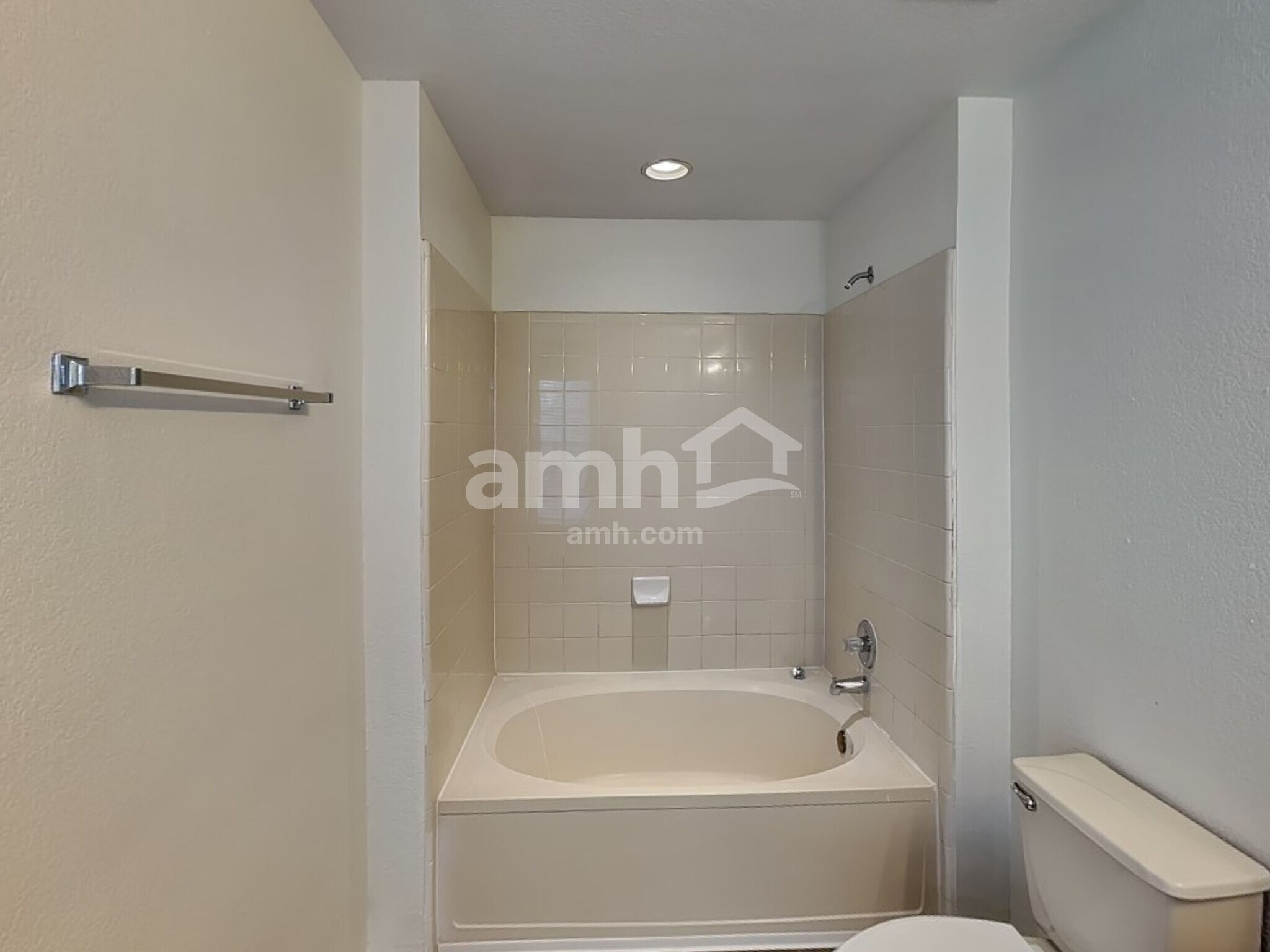 Building Photo - 7622 Bartell Point