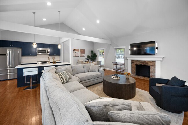 Building Photo - 1610 Jameston Dr