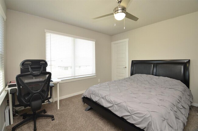 Building Photo - 28615 Halle Ray Dr