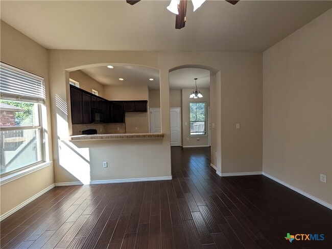 Building Photo - 957 Brown Rock Dr