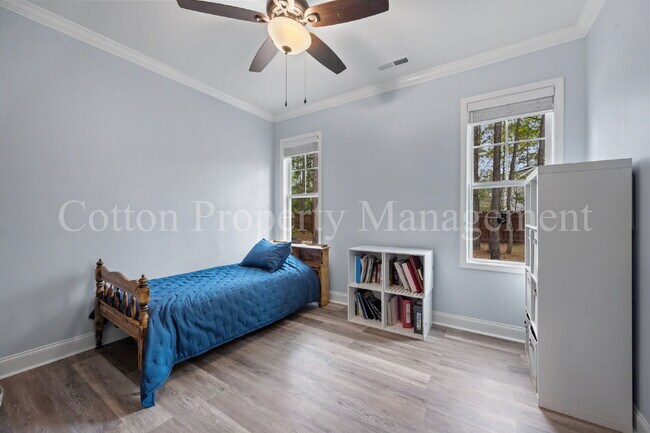 Building Photo - 807 Dan Owen Dr