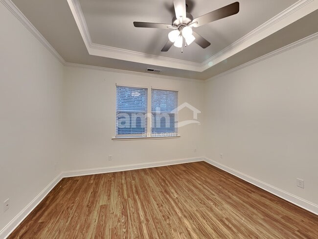 Building Photo - 513 Slew Dr