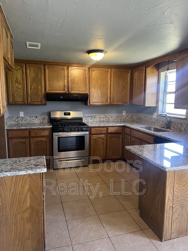 Building Photo - 1101 Teal Pl