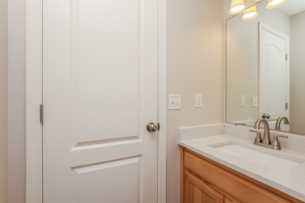 Building Photo - 323 Buttonwood Dr