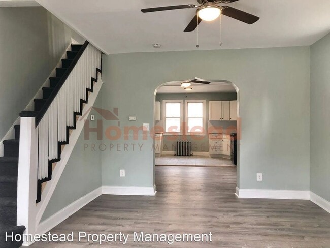 Building Photo - 3 br, 1 bath House - 301 Greenway Ave