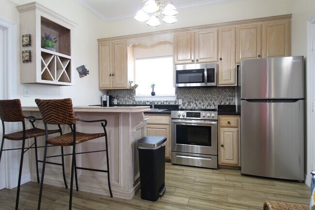 Building Photo - 107 E Swordfish St