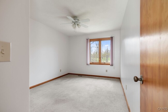 Building Photo - 3293 Greenleafe Dr